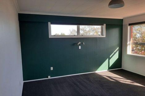 Photo of property in 35 Nevada Drive, Merrilands, New Plymouth, 4312