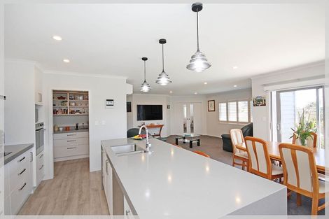 Photo of property in 10 Story Street, Foxton Beach, Foxton, 4815