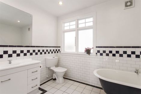 Photo of property in 58 Hawkesbury Avenue, St Albans, Christchurch, 8014