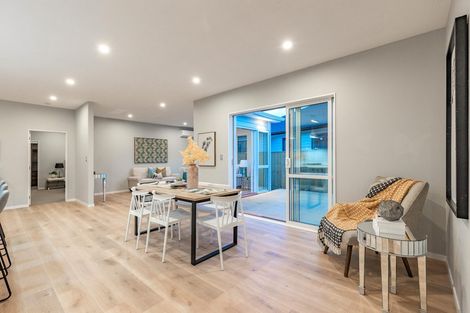 Photo of property in 17 Konoba Avenue, Kumeu, 0810