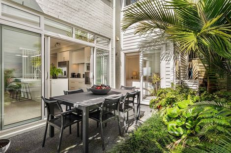 Photo of property in 6 Sunshine Terrace, Orewa, 0931