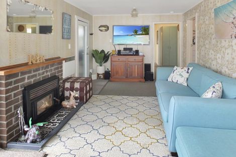 Photo of property in 13 Barber Street, Foxton Beach, Foxton, 4815