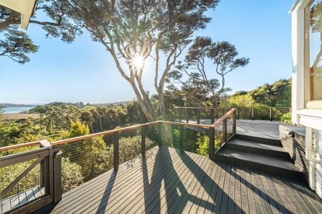 Photo of property in 92 Paekakariki Hill Road, Pauatahanui, Porirua, 5381