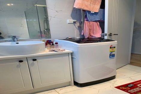 Photo of property in 24 Hikuawa Road, Flat Bush, Auckland, 2019