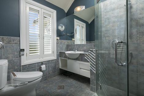 Photo of property in 43 Stanley Point Road, Stanley Point, Auckland, 0624