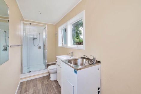 Photo of property in 25 Poinsettia Place, Henderson, Auckland, 0610