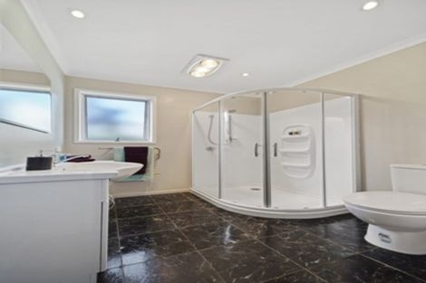 Photo of property in 34 Reelick Avenue, Pakuranga Heights, Auckland, 2010