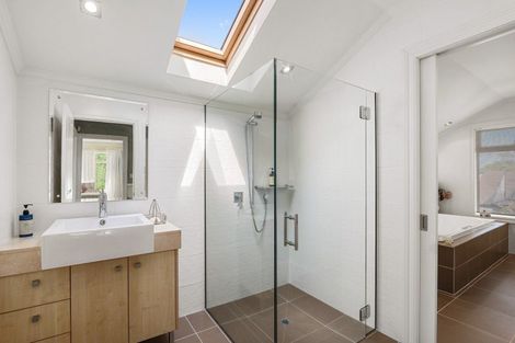 Photo of property in 101 Aikmans Road, Merivale, Christchurch, 8014