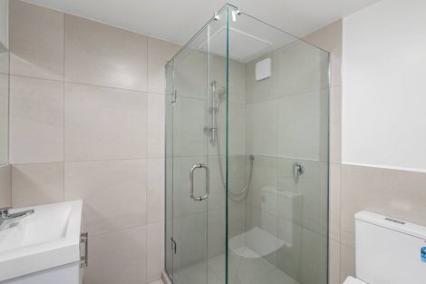 Photo of property in 1/4045f Great North Road, Glen Eden, Auckland, 0602