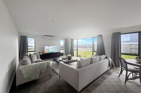 Photo of property in 4 Poroporo Way, Wharewaka, Taupo, 3330