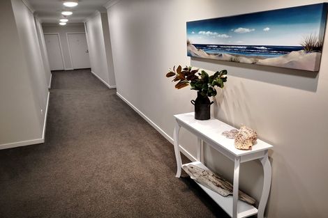 Photo of property in 24 Rewa Rewa Lane, Orewa, 0931