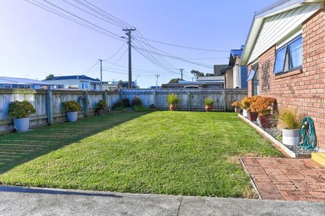 Photo of property in 11a Ashton Terrace, Castlecliff, Whanganui, 4501