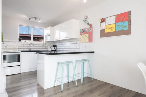 Photo of property in 4/72 Portage Road, New Lynn, Auckland, 0600