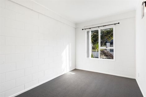 Photo of property in 22 Hartley Terrace, Massey, Auckland, 0614