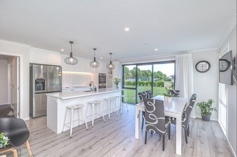 Photo of property in 33 Ohau Terraces, Ohau, 5570