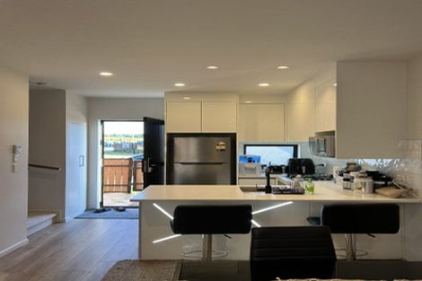 Photo of property in 22 Treeline Lane, Flat Bush, Auckland, 2019