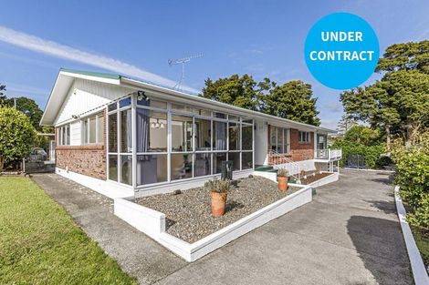 Photo of property in 14 Dennis Avenue, Hillpark, Auckland, 2102