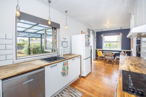 Photo of property in 15 Matthews Crescent, Melville, Hamilton, 3206