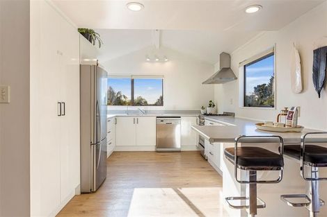 Photo of property in 60 Rhinevale Close, Henderson, Auckland, 0612