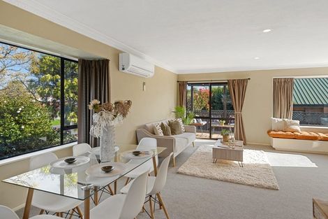 Photo of property in 2/15 Lowry Avenue, Redwood, Christchurch, 8051