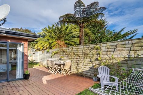 Photo of property in 50a Renown Road, Raumati South, Paraparaumu, 5032