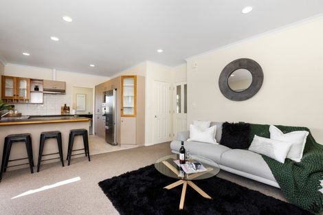 Photo of property in 6 Rosehill Way, Taradale, Napier, 4112