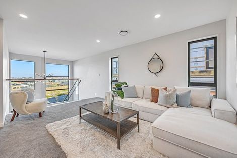 Photo of property in 14 Pakirikiri Street, Long Bay, Auckland, 0630