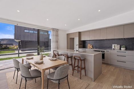 Photo of property in 5 Wallace Place, Wanaka, 9305