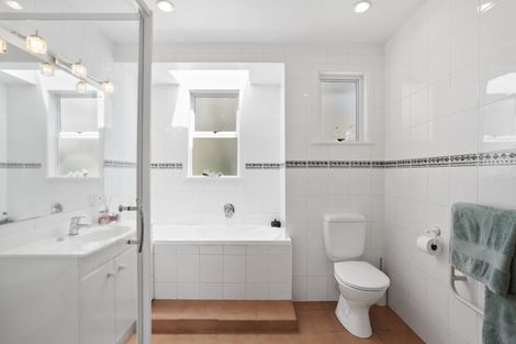 Photo of property in 110 Takahe Road, Titirangi, Auckland, 0604