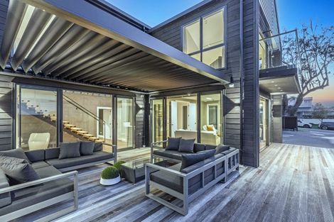 Photo of property in 1a Tiri Road, Takapuna, Auckland, 0620