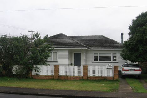Photo of property in 1/2 Albert Street, Papakura, 2110