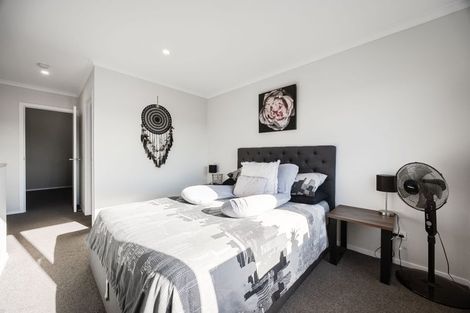 Photo of property in 2/125b Metcalfe Road, Ranui, Auckland, 0612
