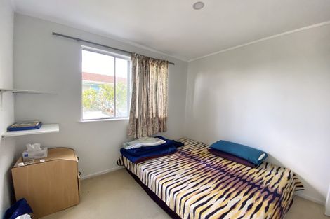 Photo of property in 2/14 Downing Street, Glenfield, Auckland, 0629