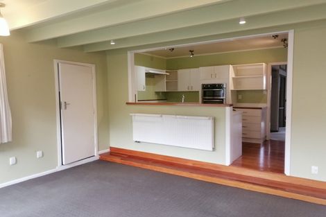 Photo of property in 43 Fendalton Crescent, Pinehaven, Upper Hutt, 5019