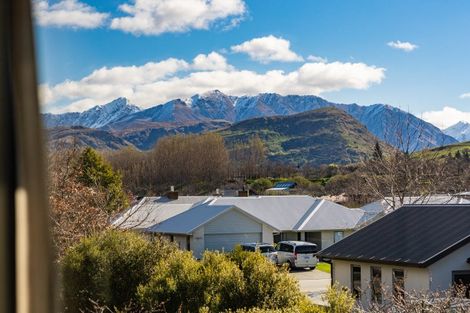 Photo of property in 9 Bridesdale Drive, Lake Hayes, Queenstown, 9304