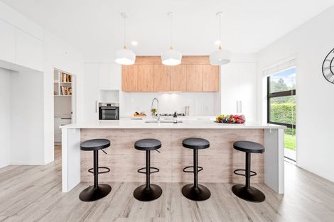 Photo of property in 29 Syd Grant Crescent, Orewa, 0931