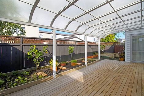 Photo of property in 37 Vinograd Drive, Te Atatu Peninsula, Auckland, 0610