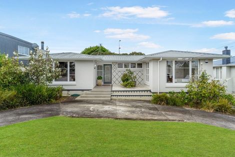 Photo of property in 99 Taikata Road, Te Atatu Peninsula, Auckland, 0610