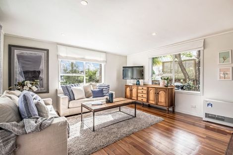 Photo of property in 4 Fifeshire Street, Belmont, Auckland, 0622