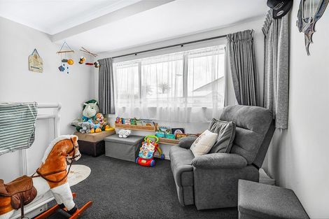 Photo of property in 42 Garland Drive, St Andrews, Hamilton, 3200