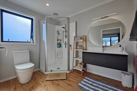 Photo of property in 4 Balmerino Lane, Wallaceville, Upper Hutt, 5018