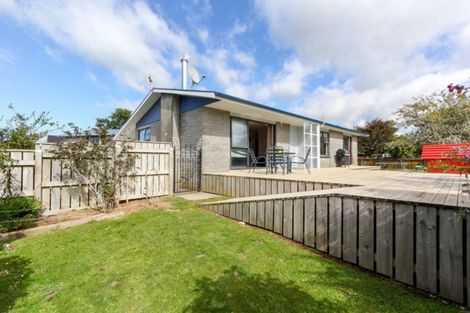 Photo of property in 16 Rewa Street, Inglewood, 4330