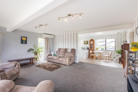 Photo of property in 34 Roberts Line, Kelvin Grove, Palmerston North, 4414