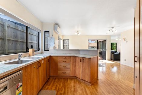 Photo of property in 7 Clarion Place, Glendene, Auckland, 0602