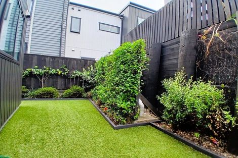 Photo of property in 3 Huataki Road, Northcote, Auckland, 0627