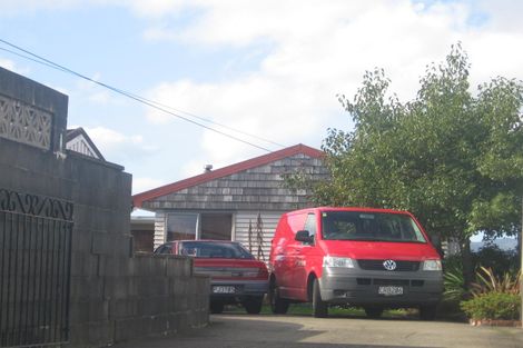 Photo of property in 43 Pekanga Road, Normandale, Lower Hutt, 5010