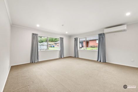 Photo of property in 73 Riverstone Drive, Riverstone Terraces, Upper Hutt, 5018
