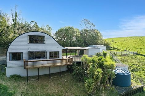 Photo of property in 307 Whananaki North Road, Opuawhanga, Hikurangi, 0181