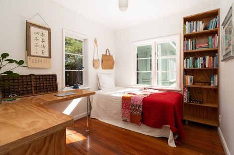 Photo of property in 189 Breaker Bay Road, Breaker Bay, Wellington, 6022