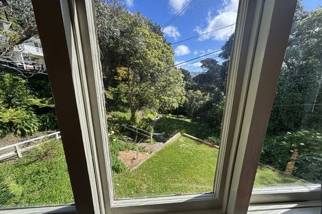 Photo of property in 21 Grass Street, Roseneath, Wellington, 6011